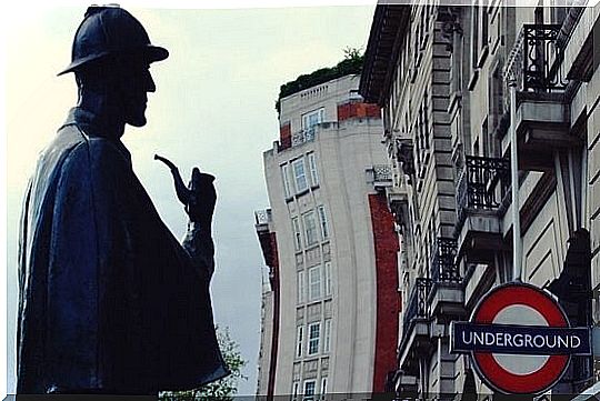 Sherlock Holmes statue in London