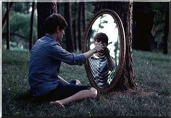 boy-looking-in-the-mirror