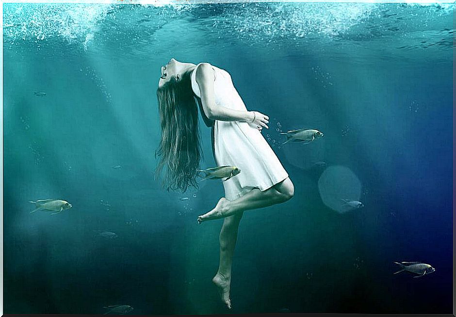 woman under water