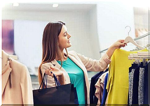 woman buying clothes